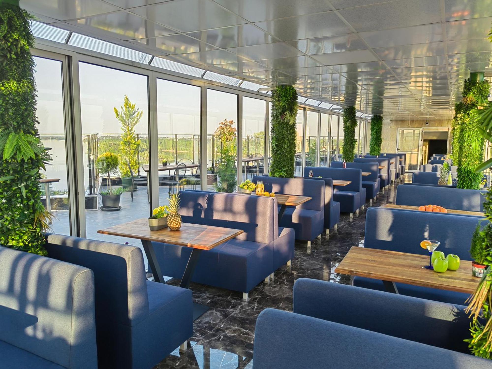Rovno Hotel